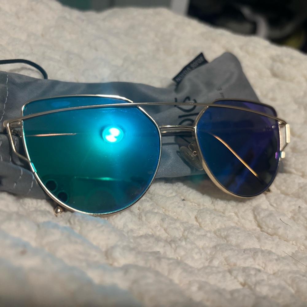 Elegant Gold and Blue Aviator Sunglasses